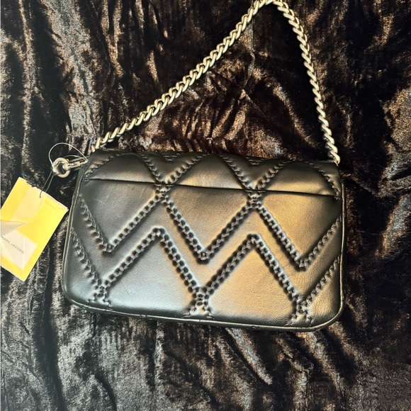 MARC JACOBS | THE
QUILTED LEATHER J MARC SHOULDER BAG - Picture 7 of 11